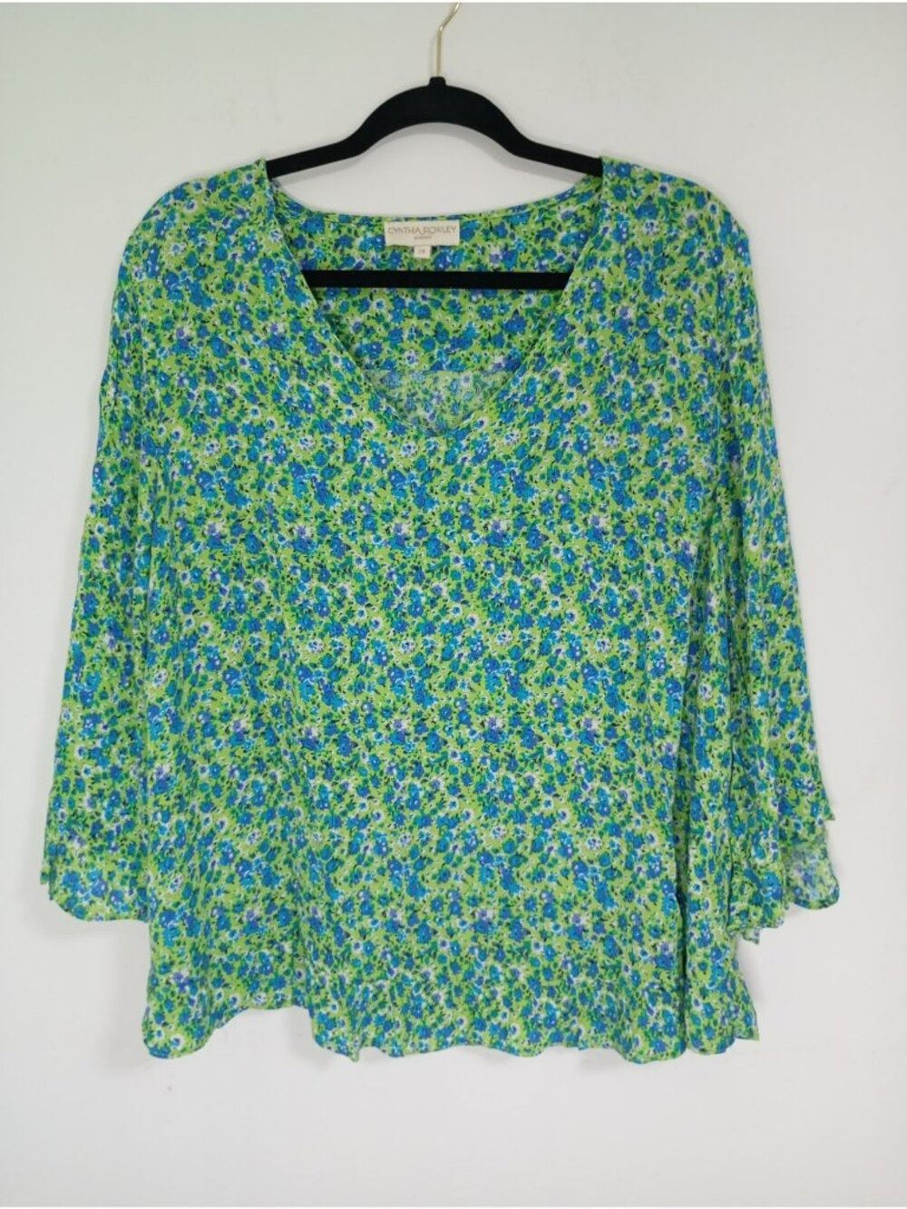 Cynthia Rowley Women 2X Green Blue Floral V-Neck Blouse Bell Sleeves Lightweight